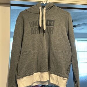 Under armor hoodie. Size M.